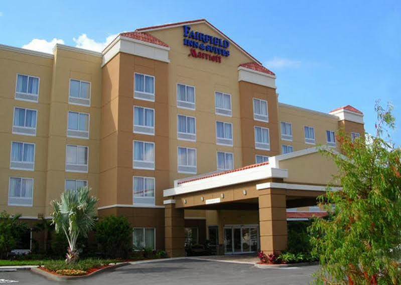 Fairfield Inn & Suites Jacksonville Butler Boulevard Exterior photo